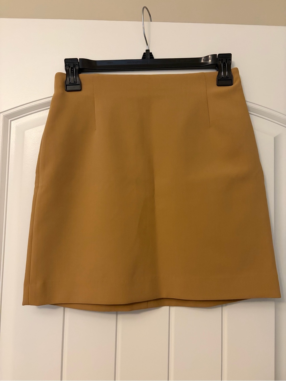 NWOT - Uniqlo Mini Skirt